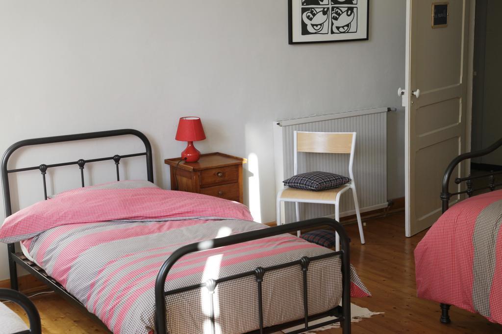 La Bonne Ecole Bed & Breakfast Les Landes-Genusson Стая снимка